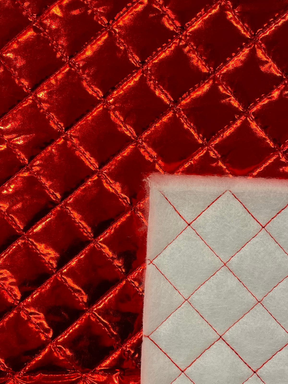 Punainen, topattu tikkikangas