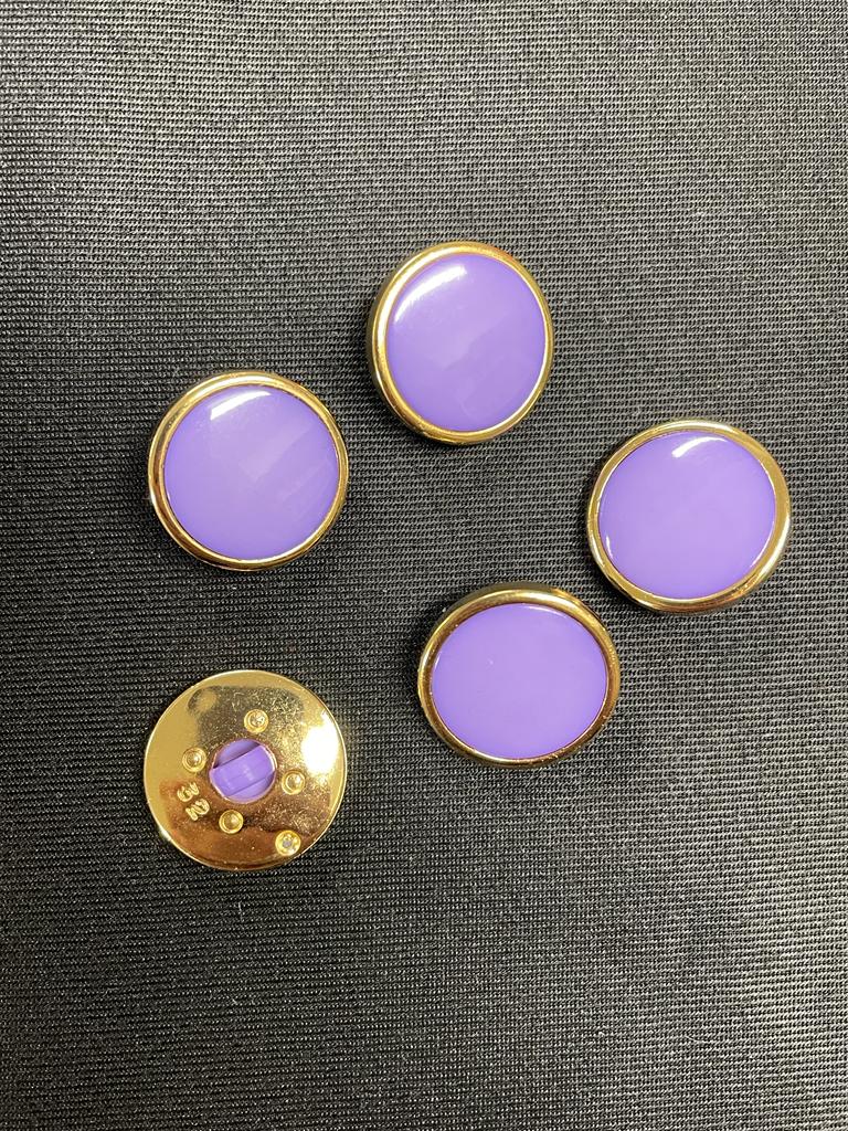 Violetti, Nappi