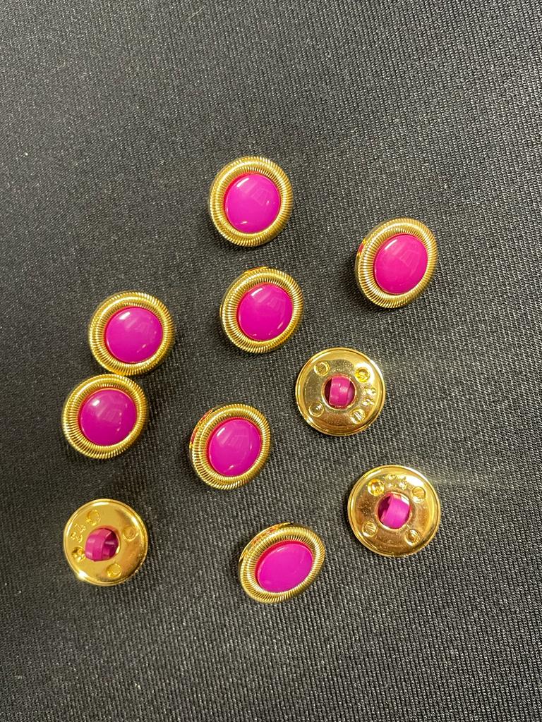 Magenta, nappi
