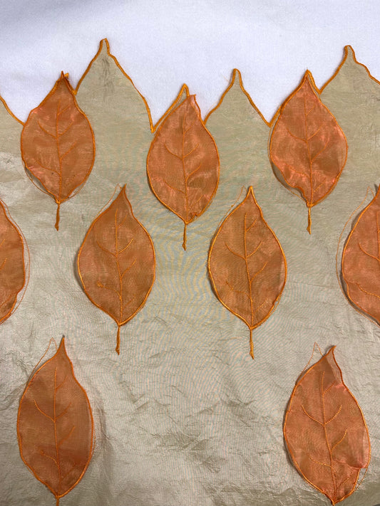 Brodeerattu tafti bordilla