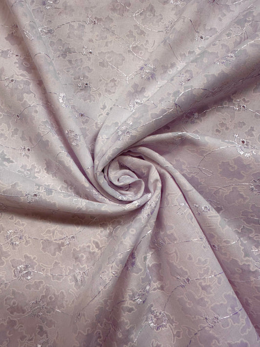 Keiju, valkoinen, brodeeraus ja polttokuvio