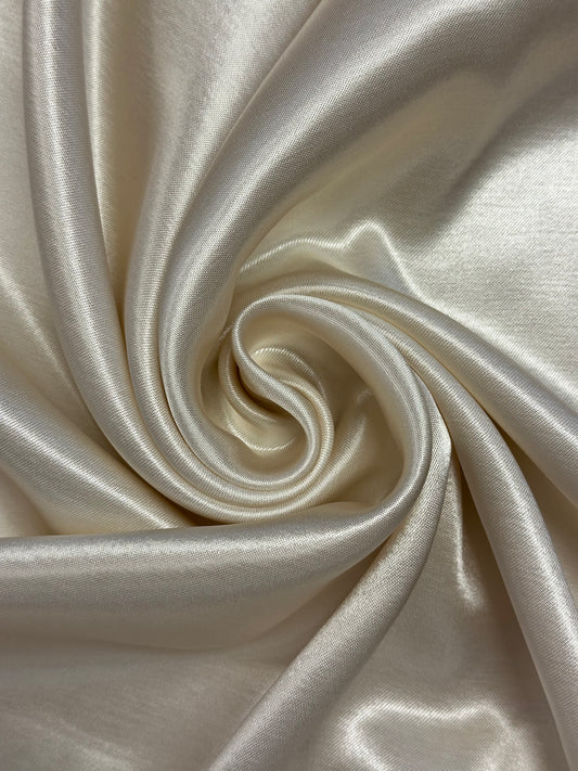 Pearl, luonnonvalkoinen viskoosisatiini