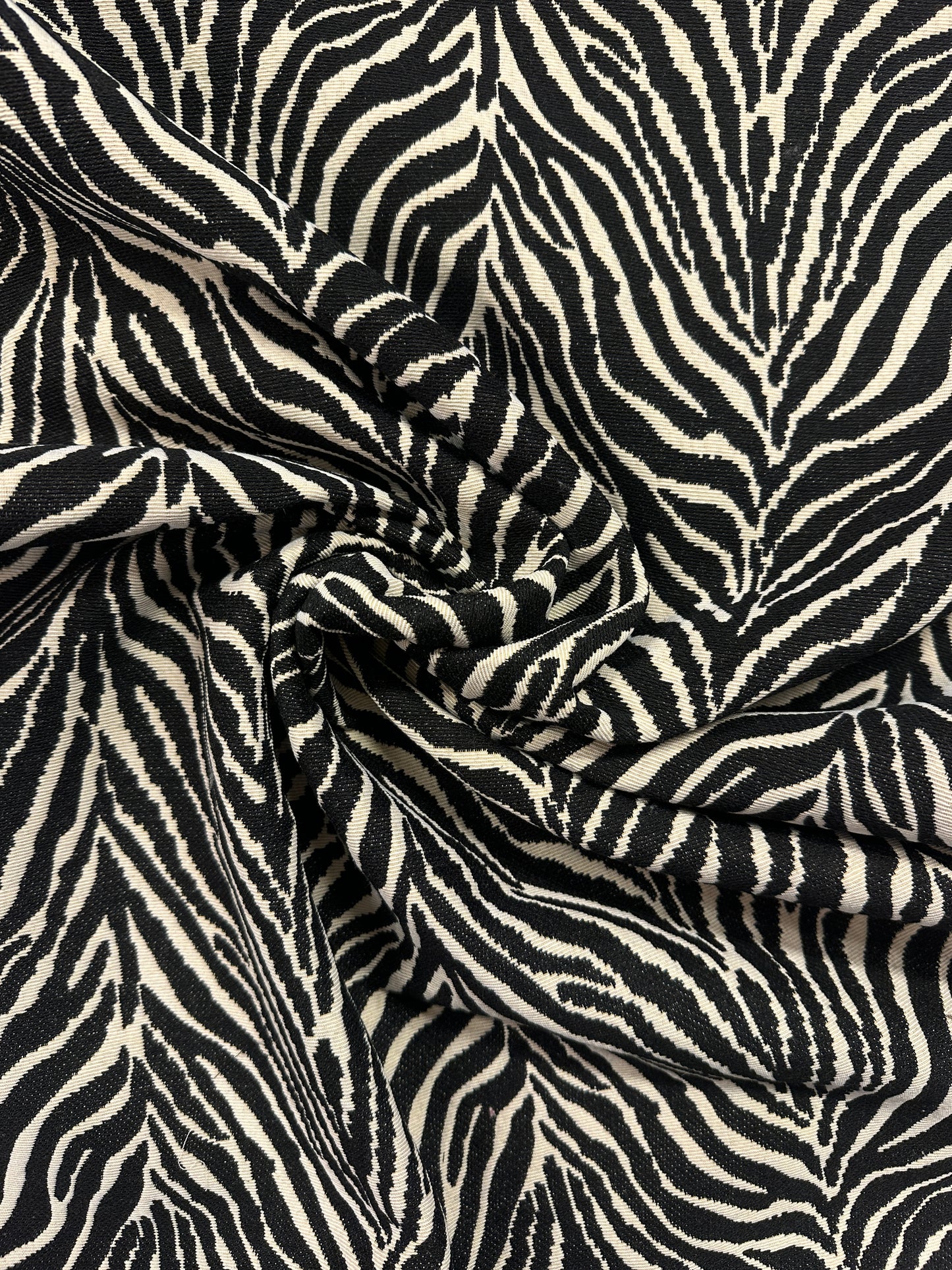 Zebra, gabardiini.