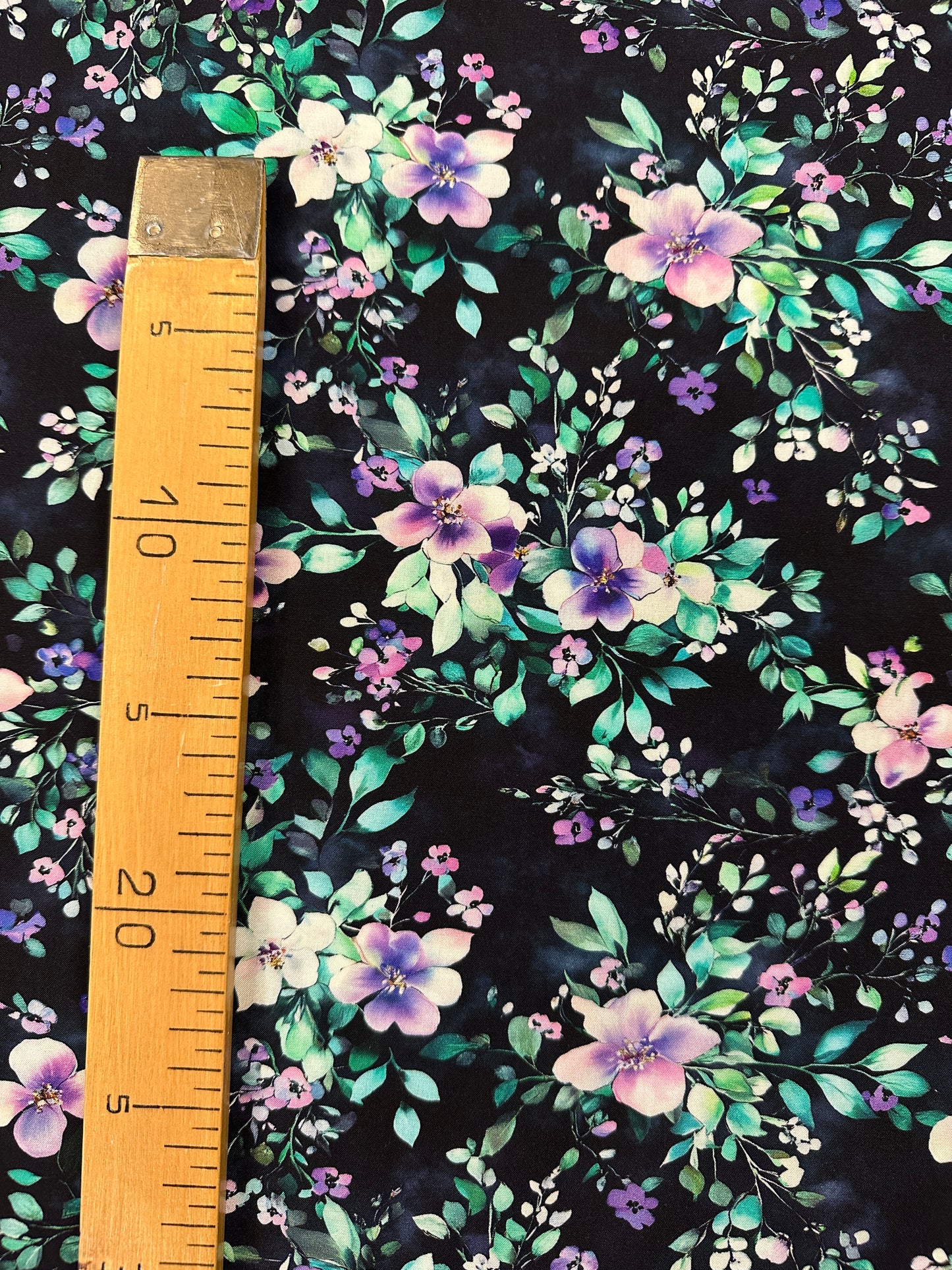 Yön kukat, viskoosi.