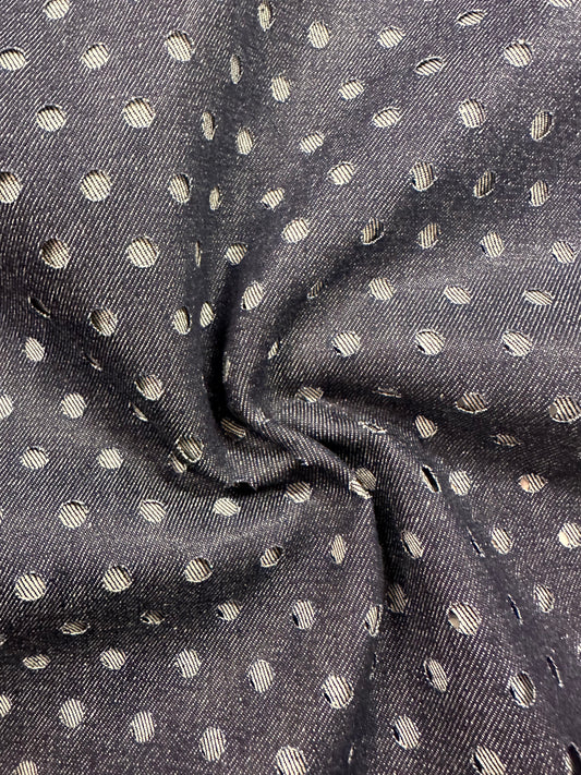 Chanel, perforoitu denim