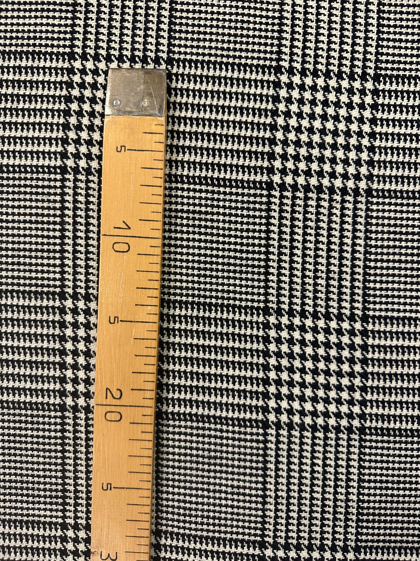 Valentino, Checkerd pattern, villa.