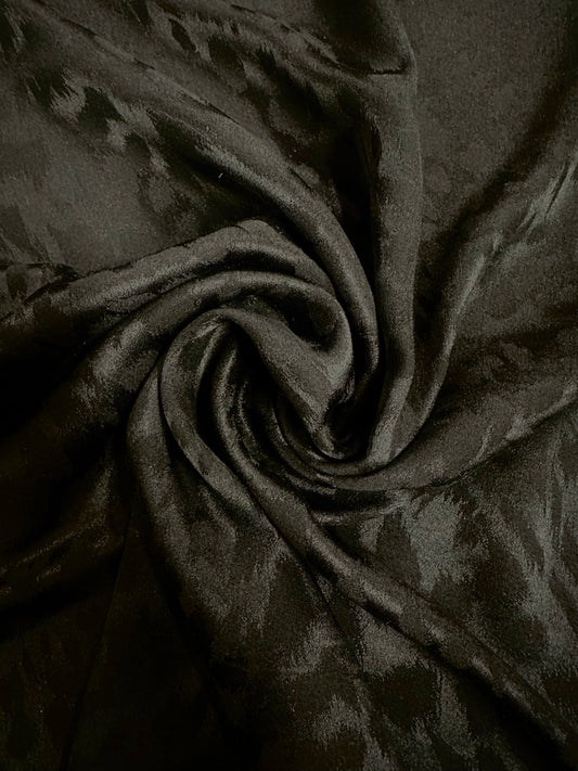 Yves Saint-Laurent gepardikuosinen jakardisilkki, musta