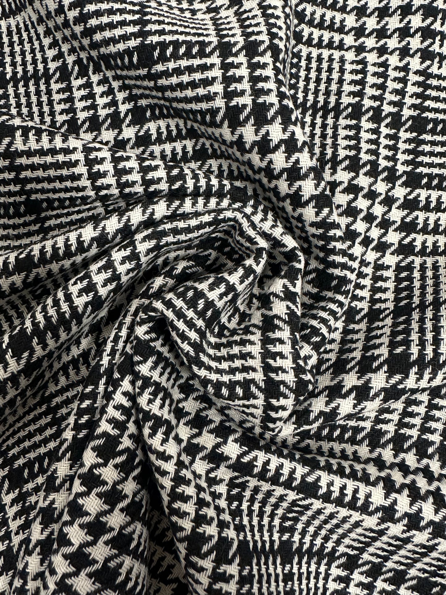 Glenchek, mustavalkoinen villasekoite