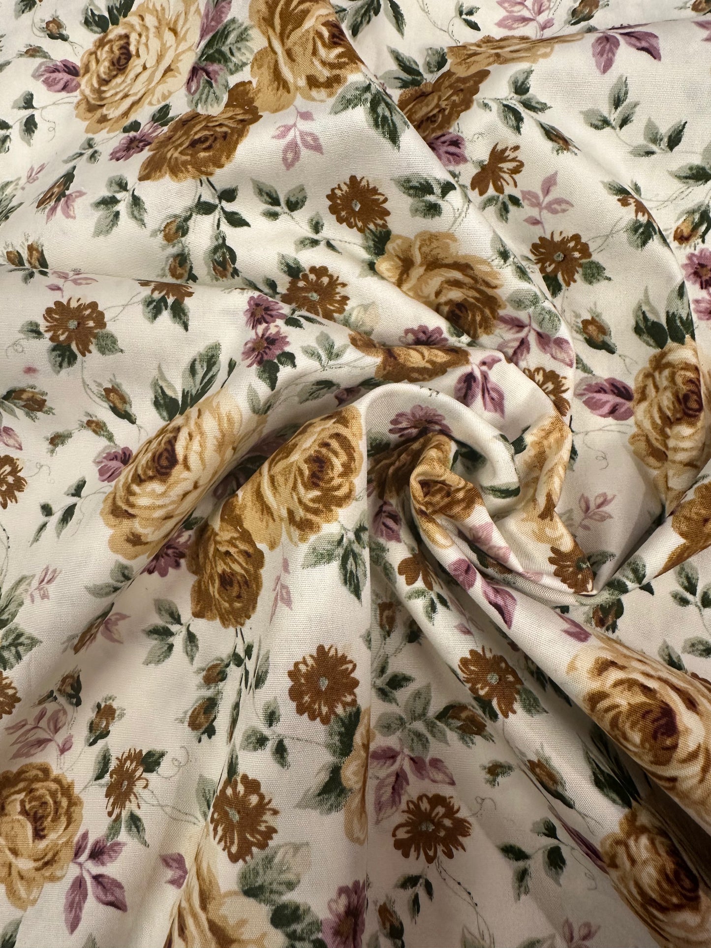 More roses, puuvilla
