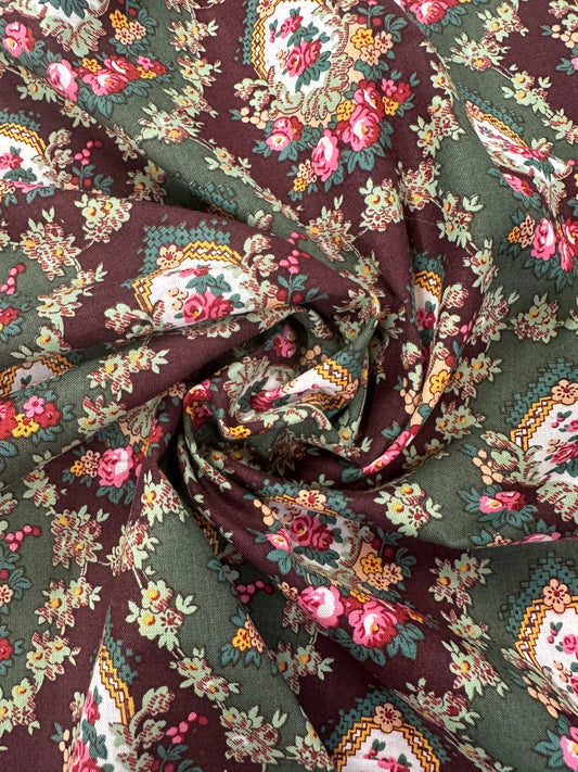 Ruusumedaljonki, puuvilla