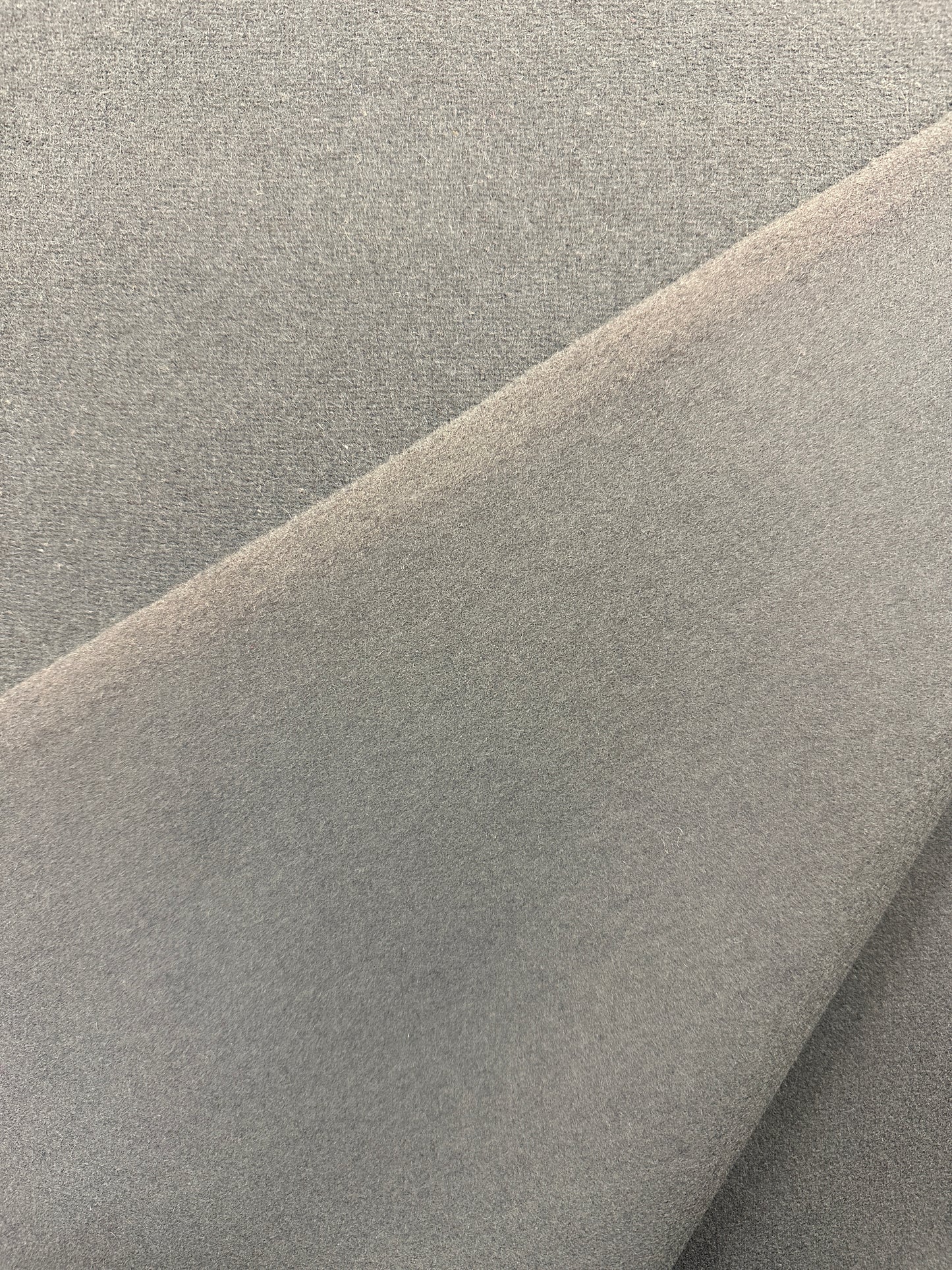 Folkstone Grey, takkivilla.