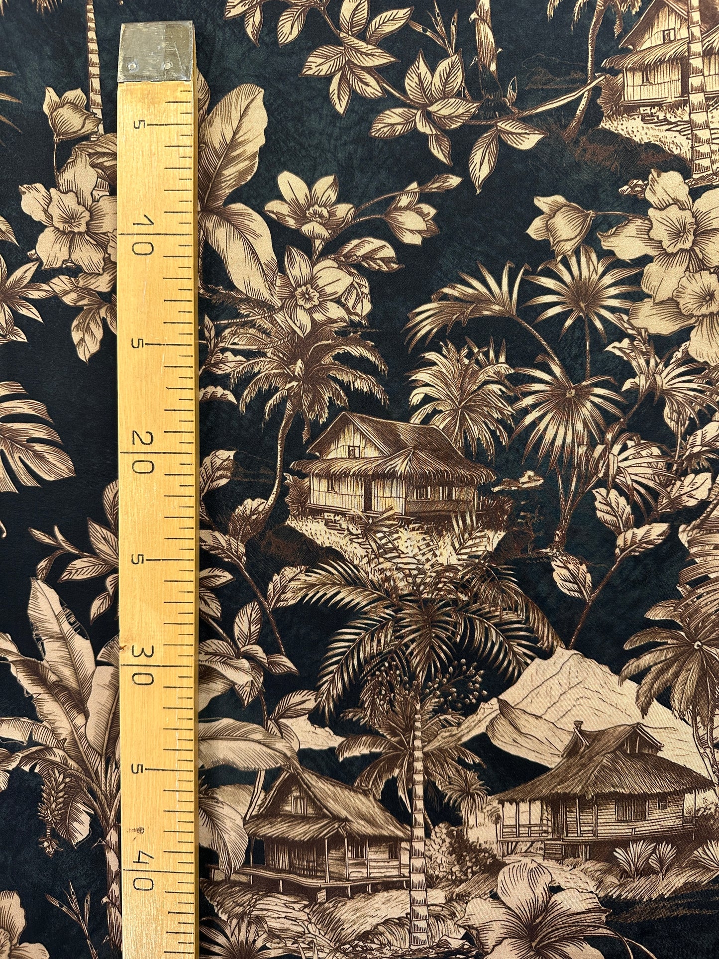 Haute Couture, Crimson Landscape, black, viskoosisatiini.