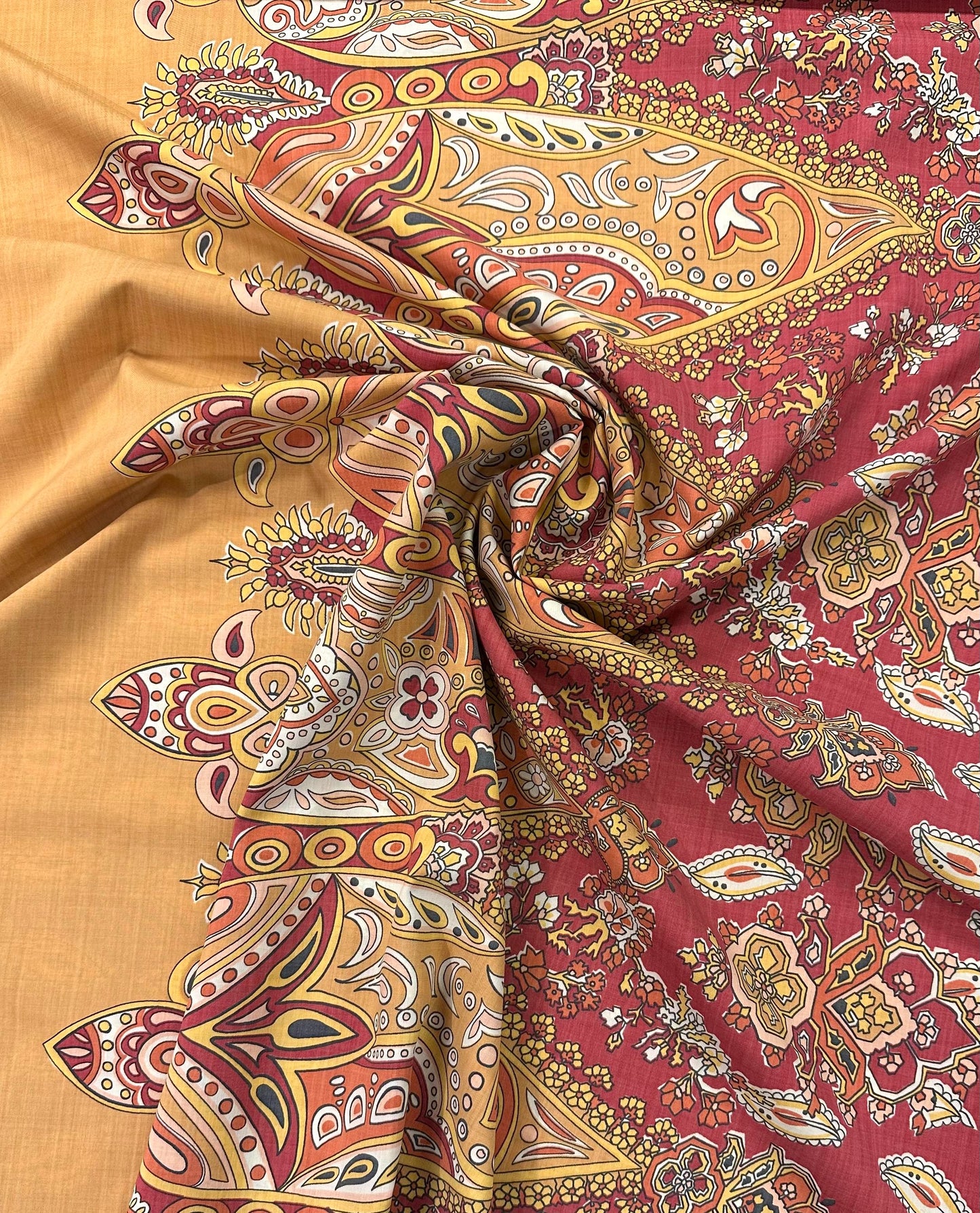 Venetsian tuulet, Vitale Barberis Canonico, villa-silkki