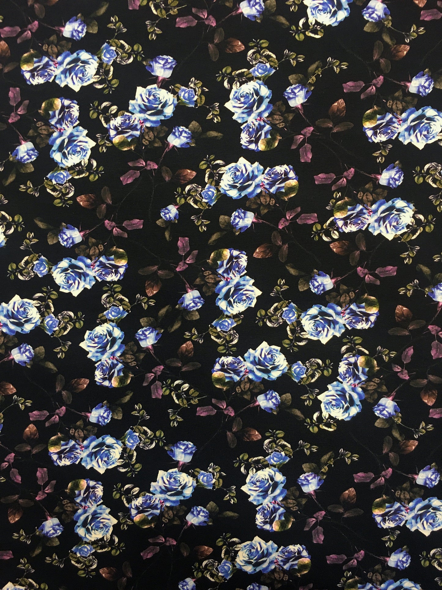 Pienet ruusut, musta, puuvillatrikoo