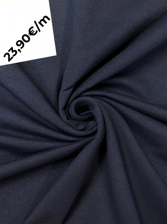 Dark Navy, joustocollege