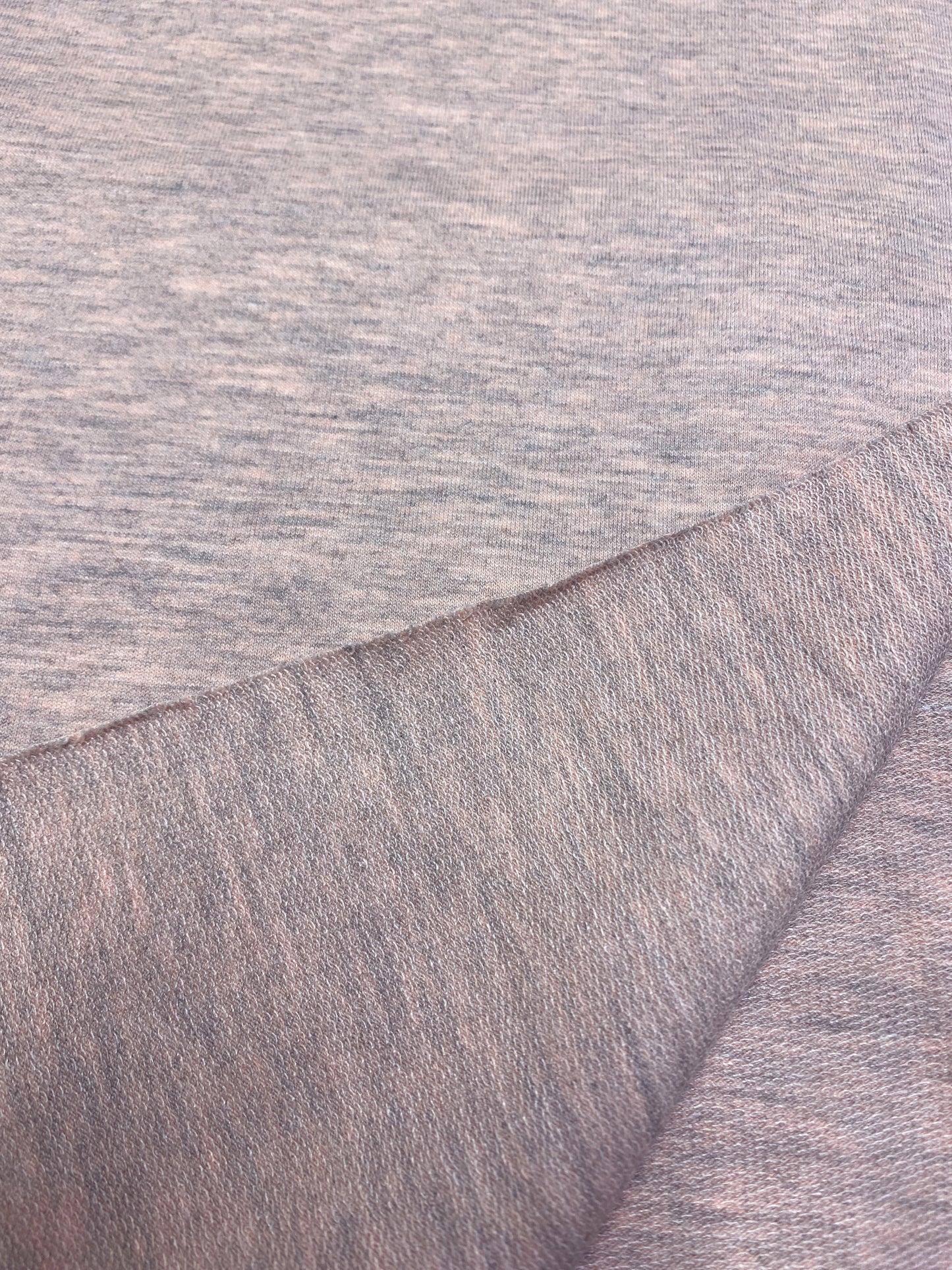 Light pink, meleerattu, joustocollege