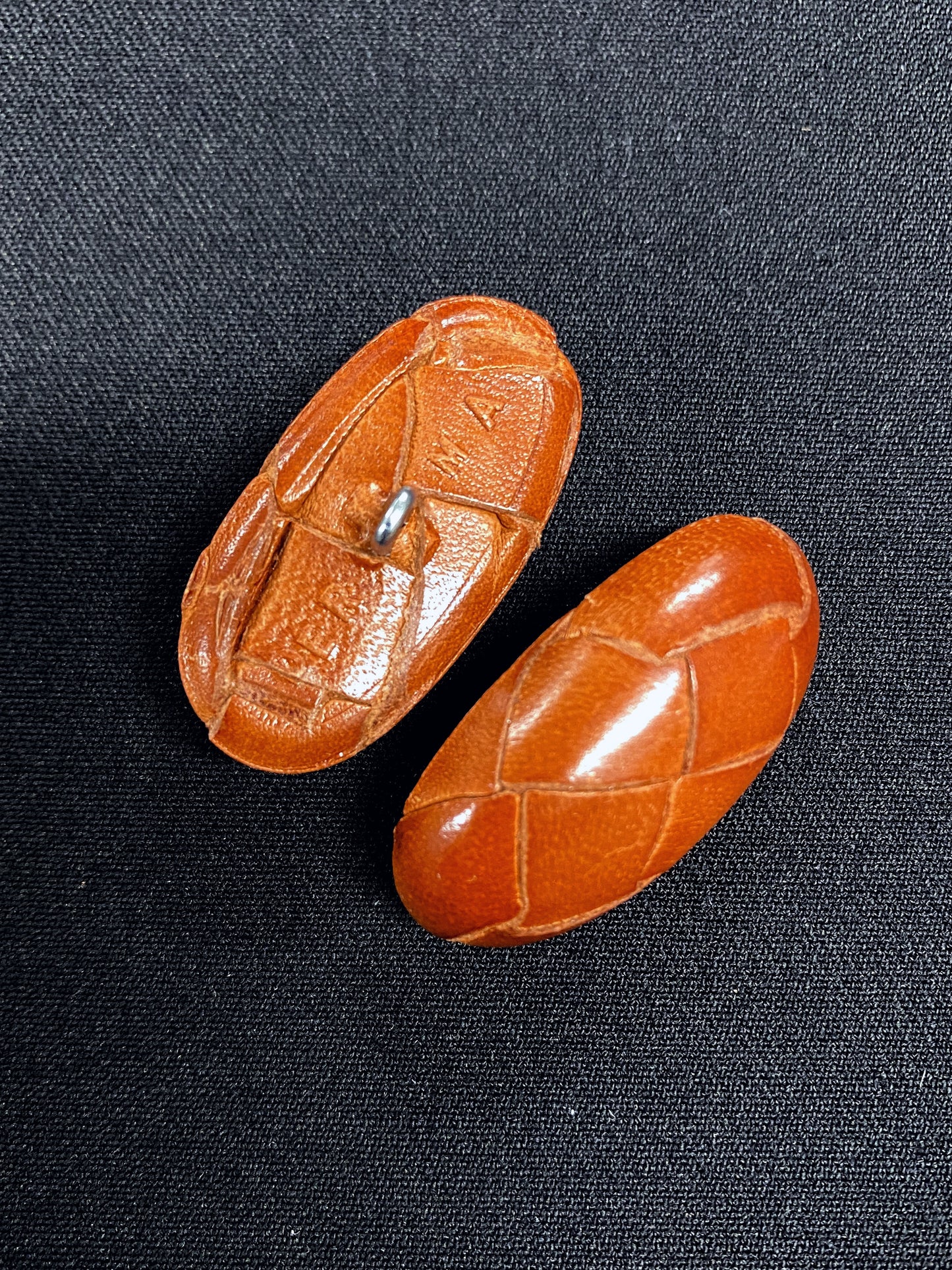 Duffelinappi, 4 väriä, 3,5 cm, nahka