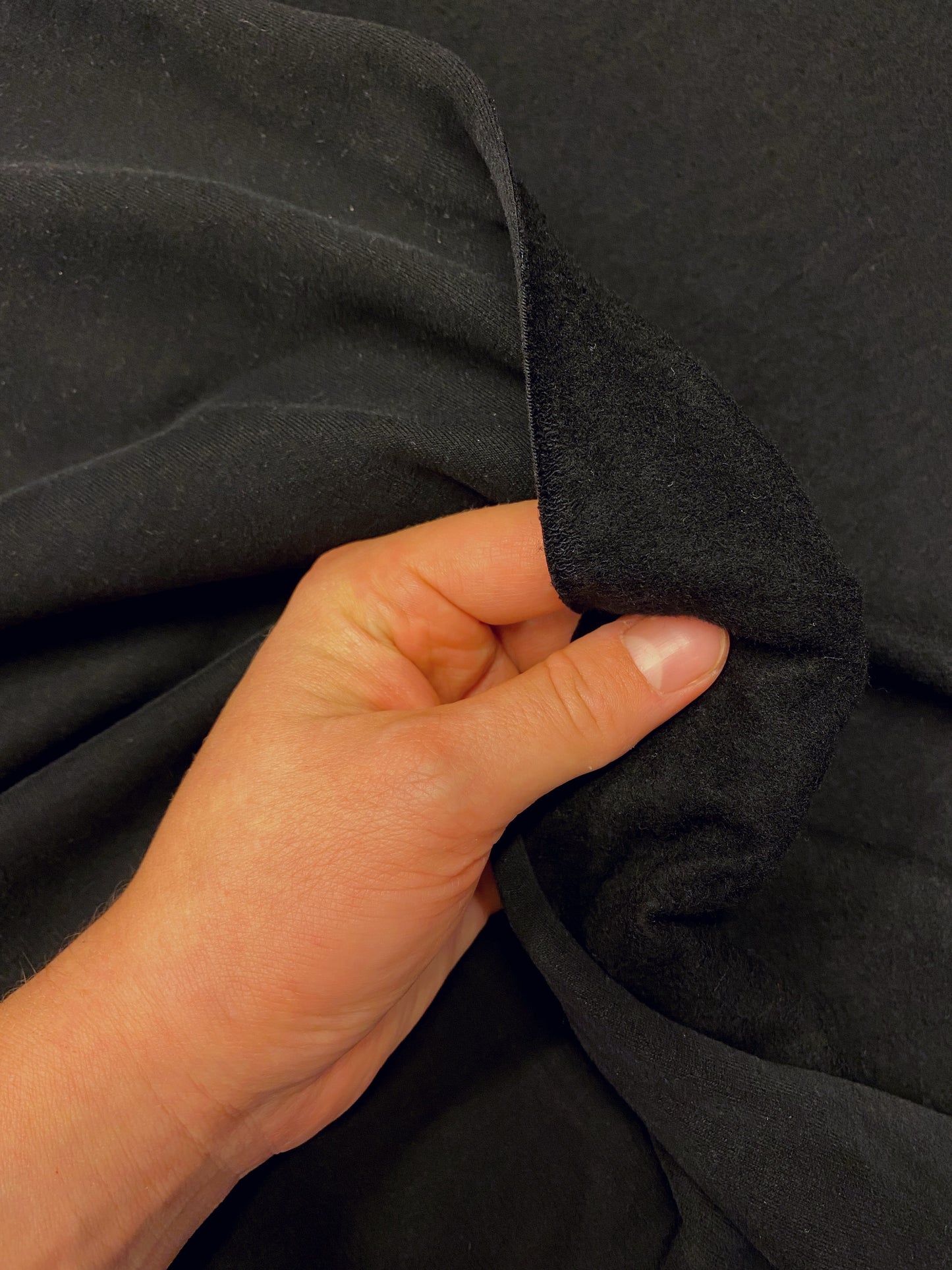 Charcoal, musta, joustocollege