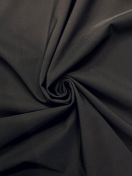 Nova, musta, softshell