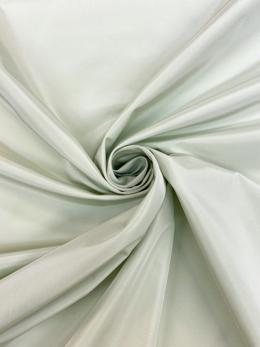 Spring, vaaleanvihreä, sileä tafti