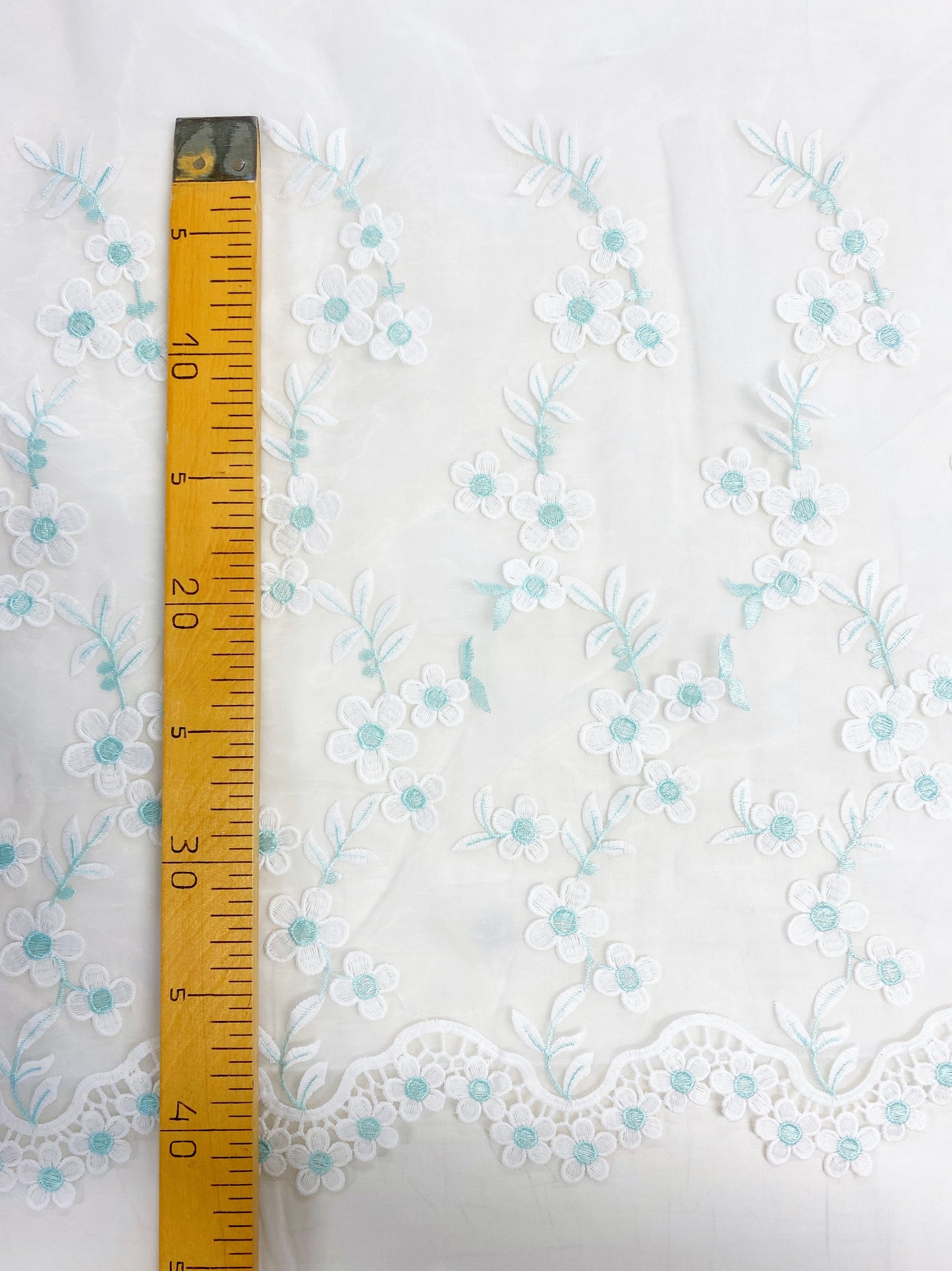 Midsummer, vaalea minttu, Italia, organzapitsi