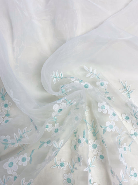 Midsummer, vaalea minttu, Italia, organzapitsi