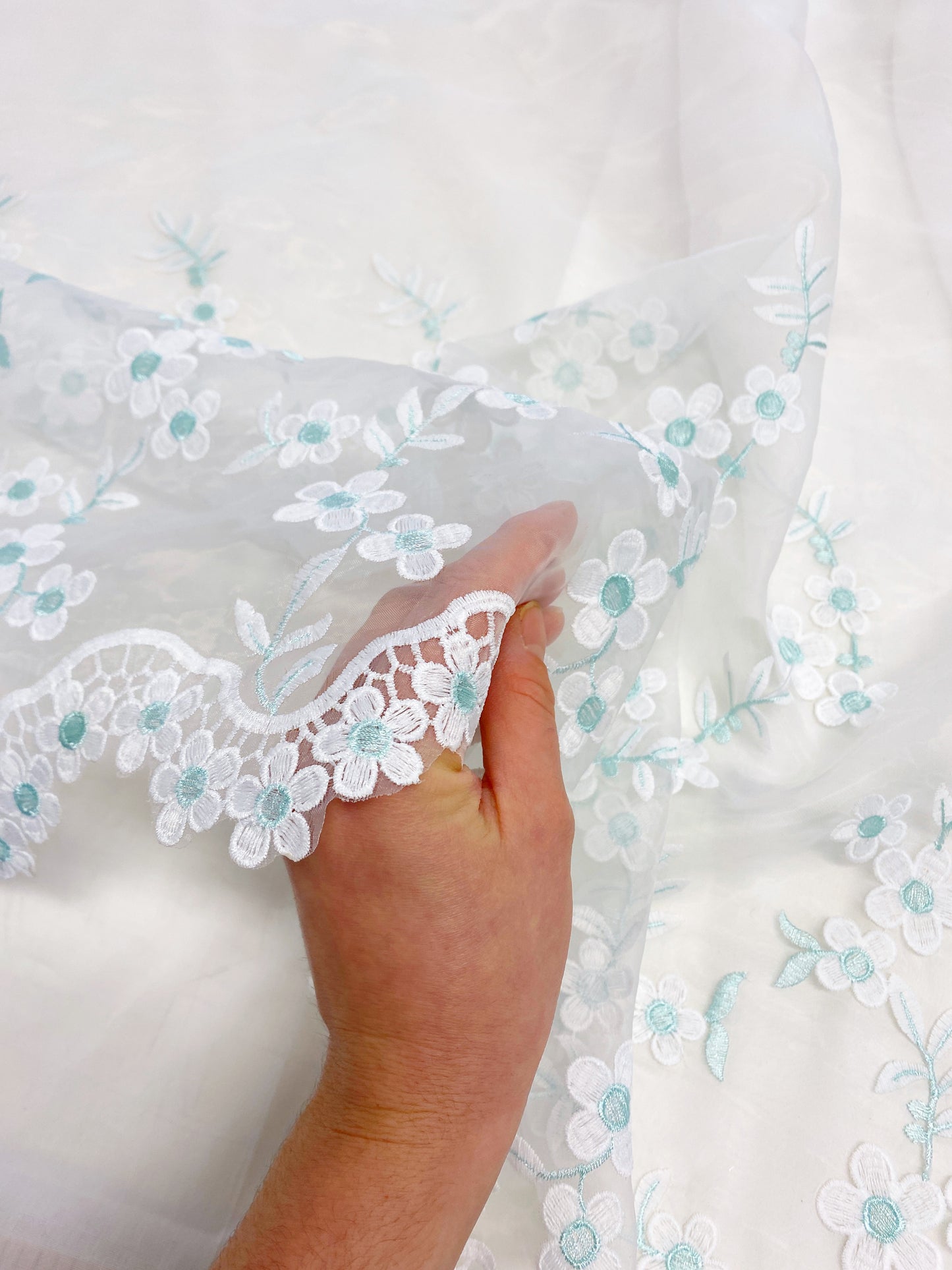 Midsummer, vaalea minttu, Italia, organzapitsi