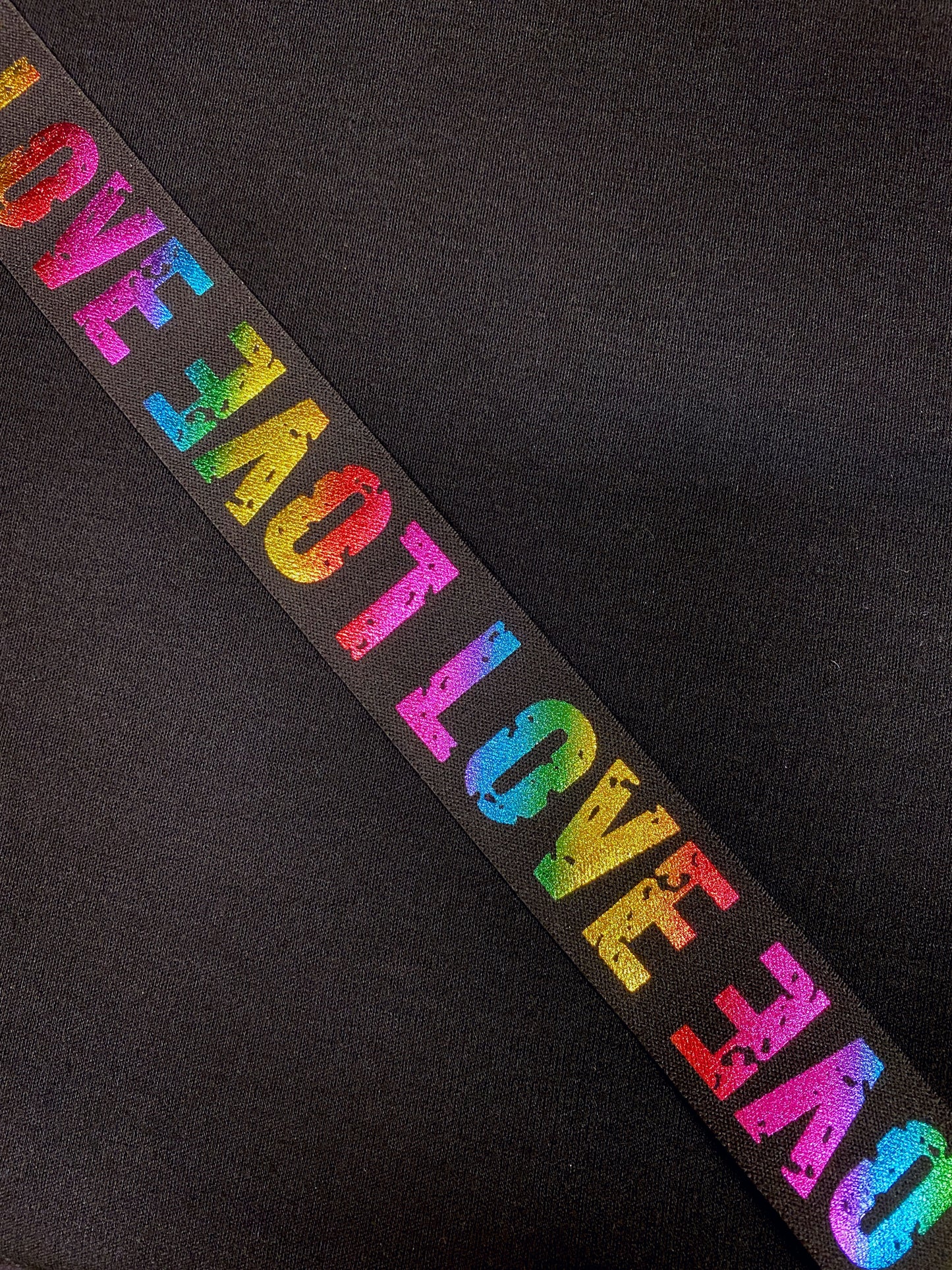 LOVE- glitterkuminauha, pride, 4 cm leveä