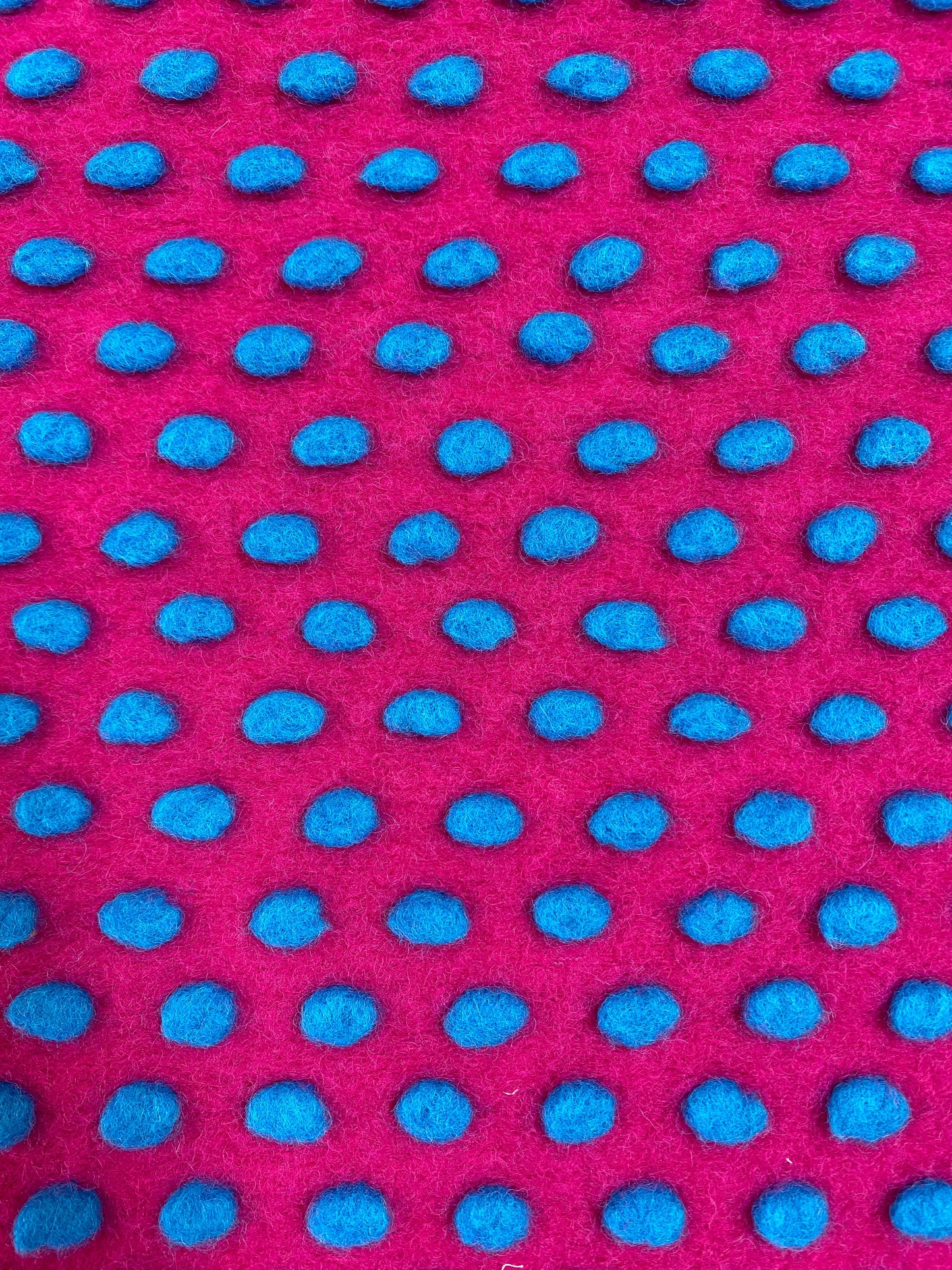 Dots, pinkki, keittovilla
