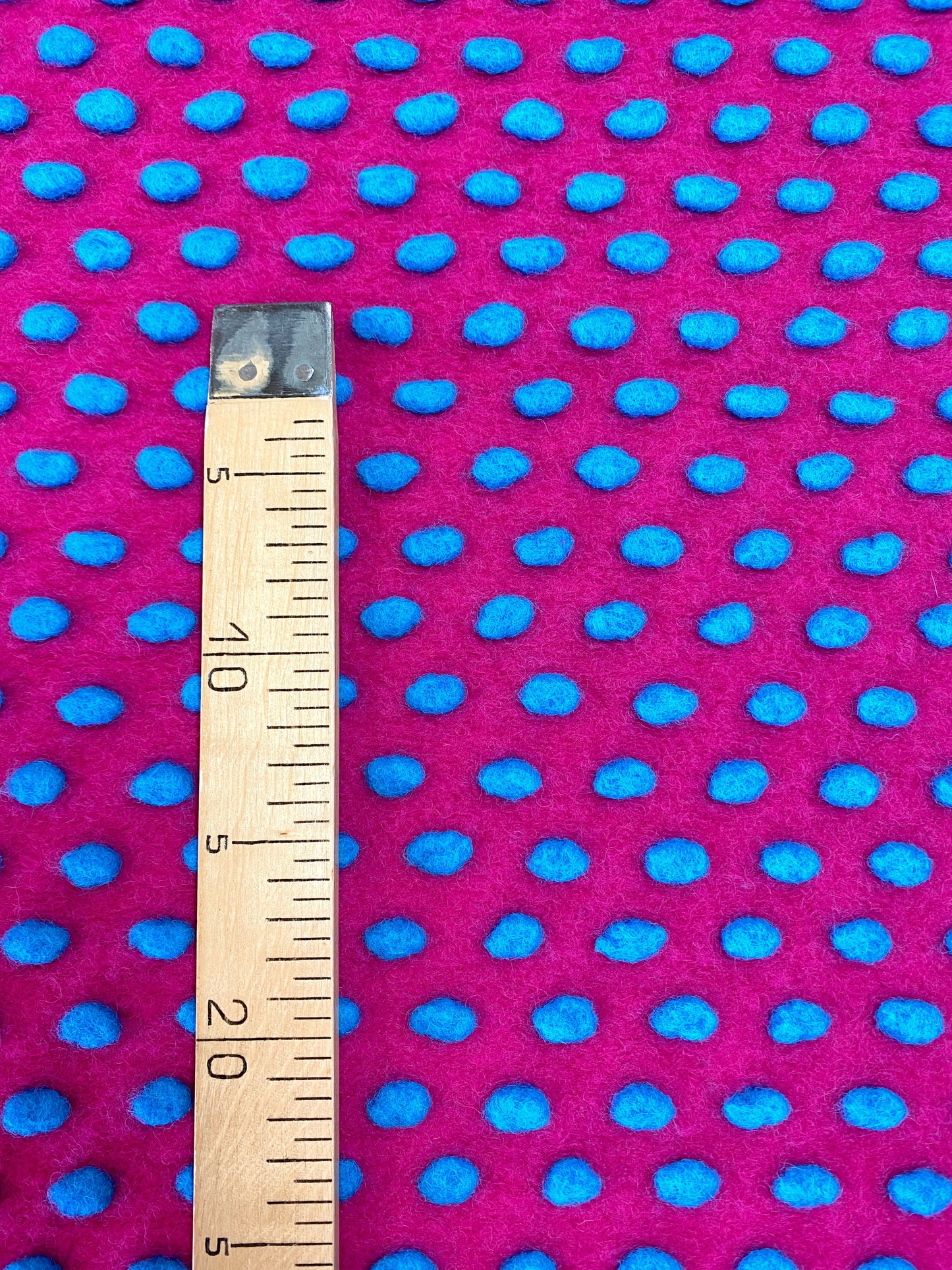 Dots, pinkki, keittovilla