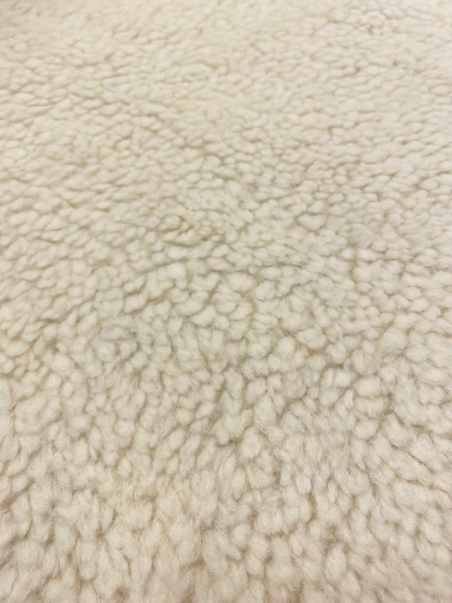 Teddy, luonnonvalkoinen