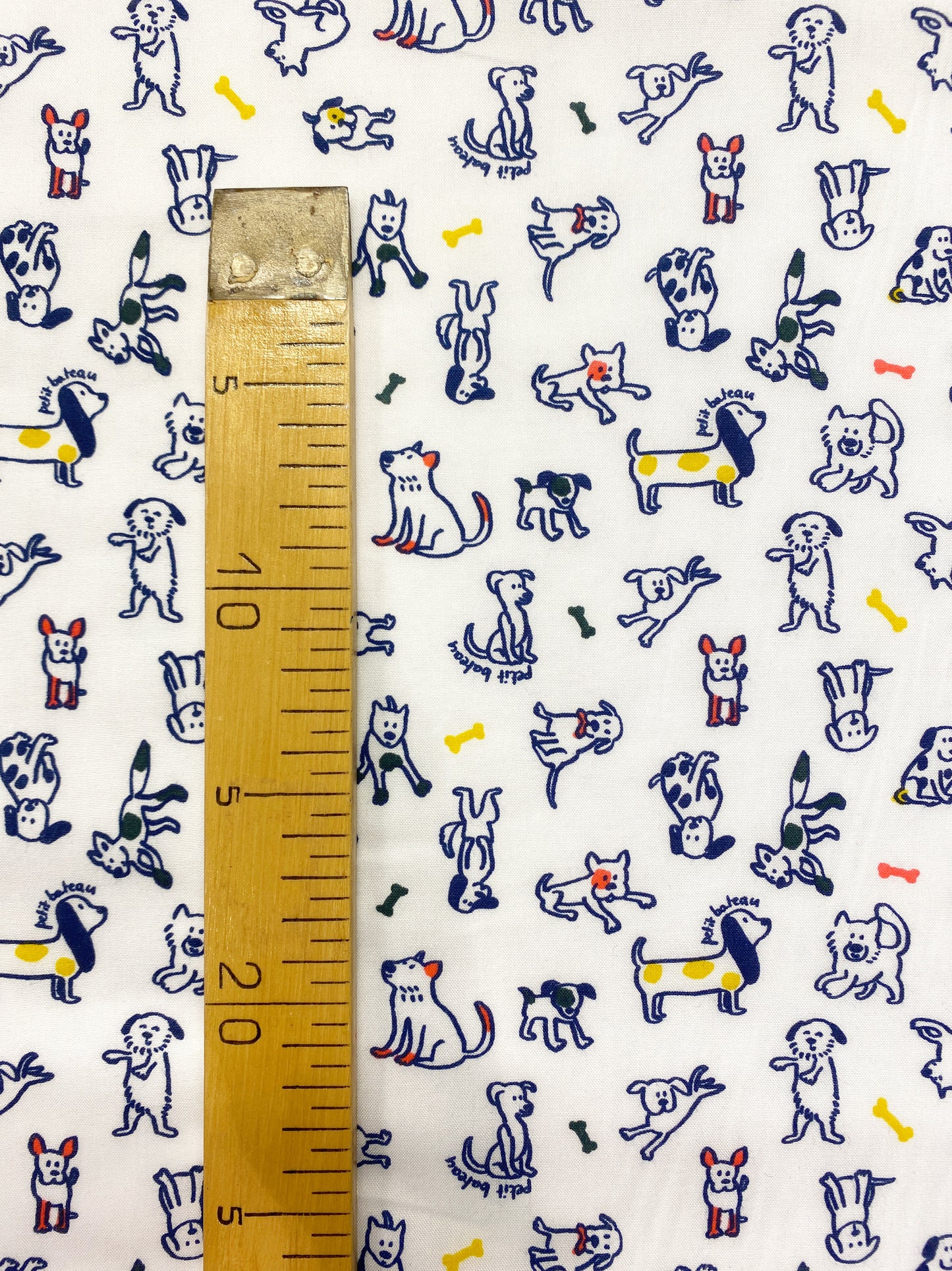French Couture, Petits Chiens, viskoosi