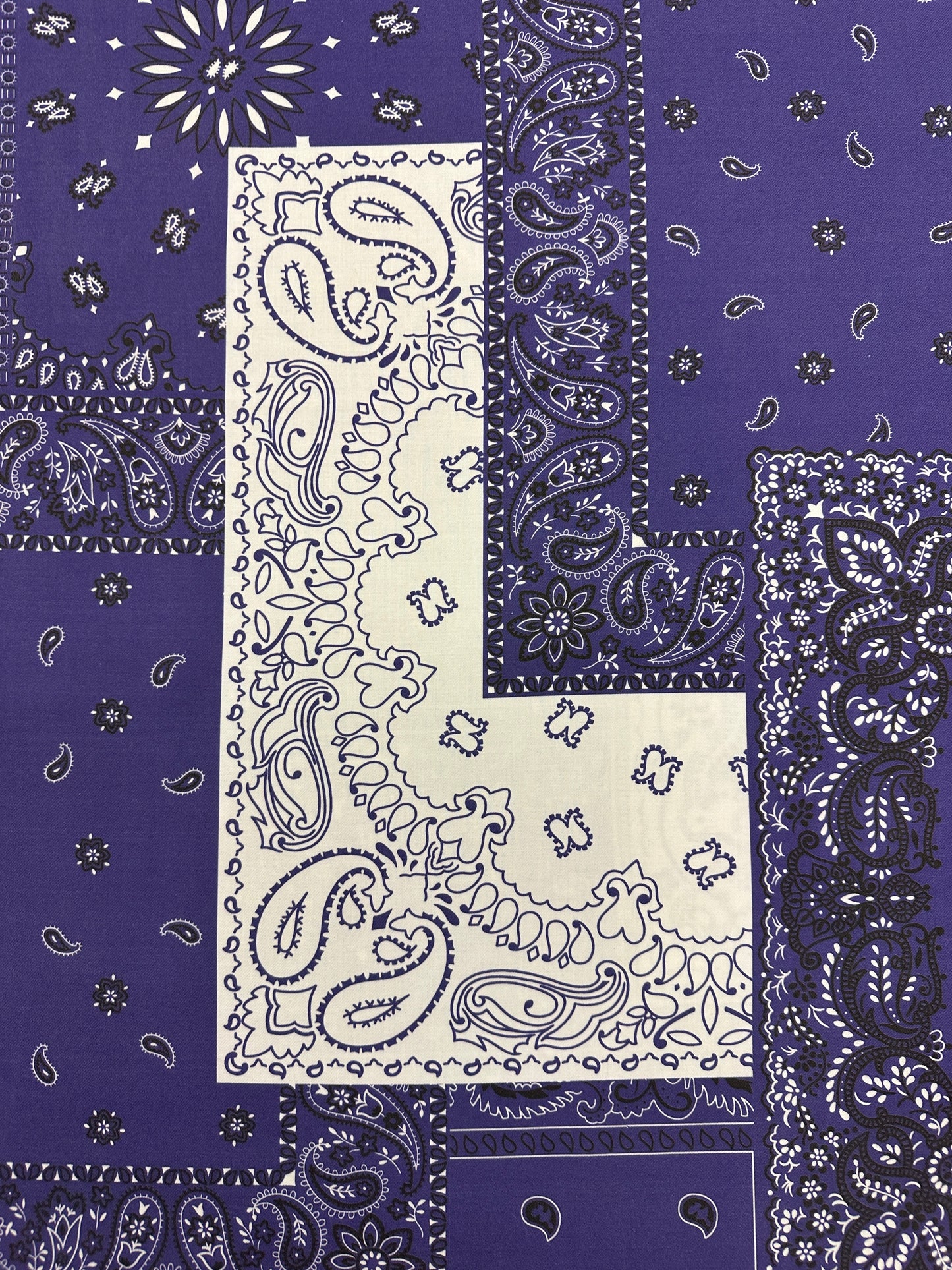 Bandana, viskoosipuuvillatvilli.