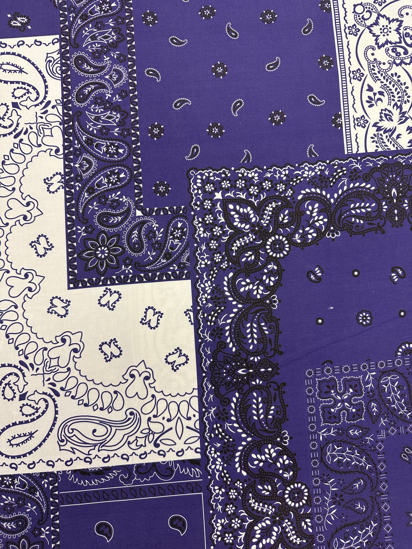 Bandana, viskoosipuuvillatvilli.