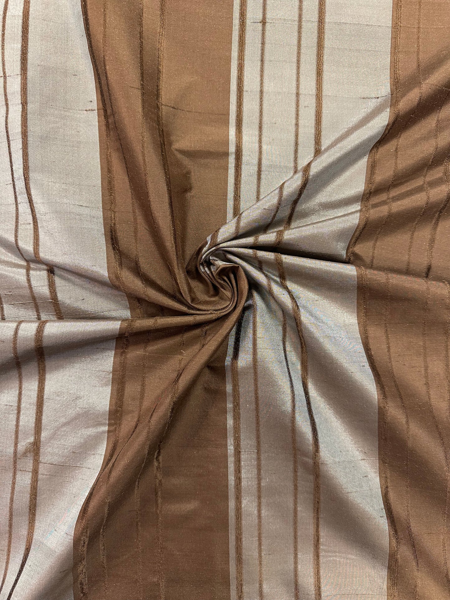 Rustic, ruskea, shantung-silkki