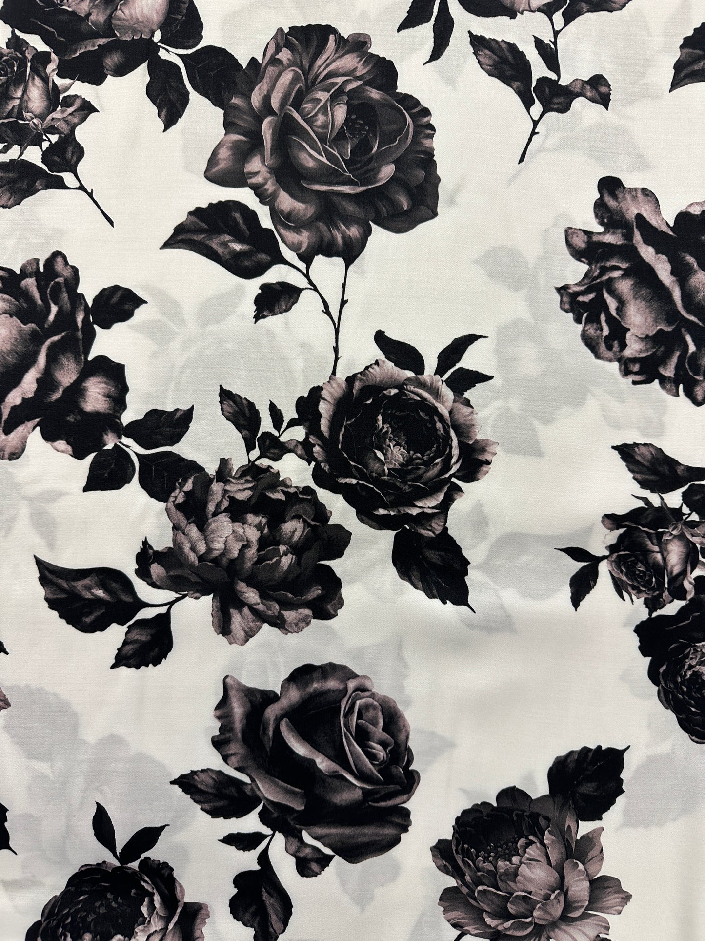 Black rose, viskoosisatiini.