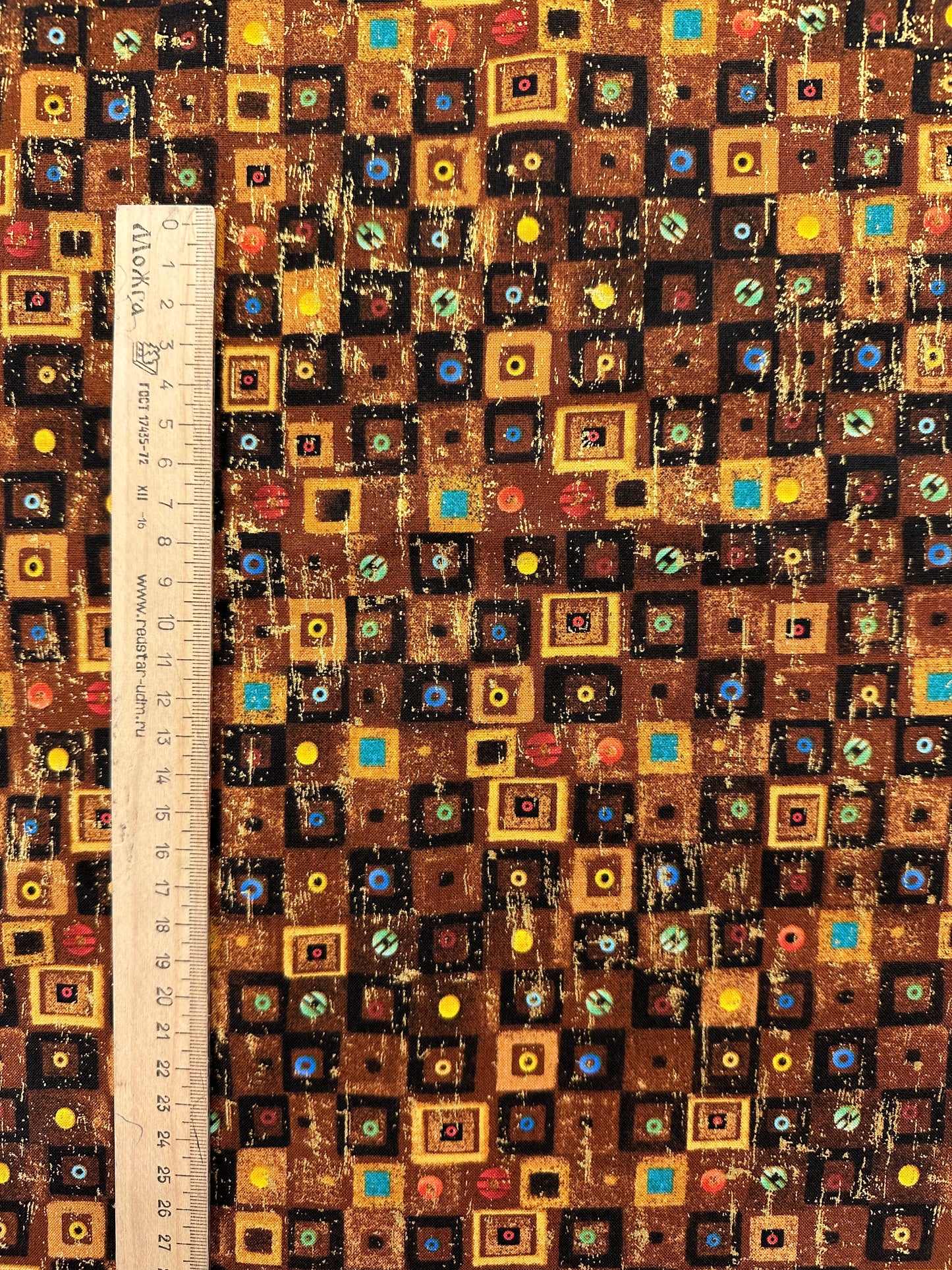 Gustav Klimt, brown cube