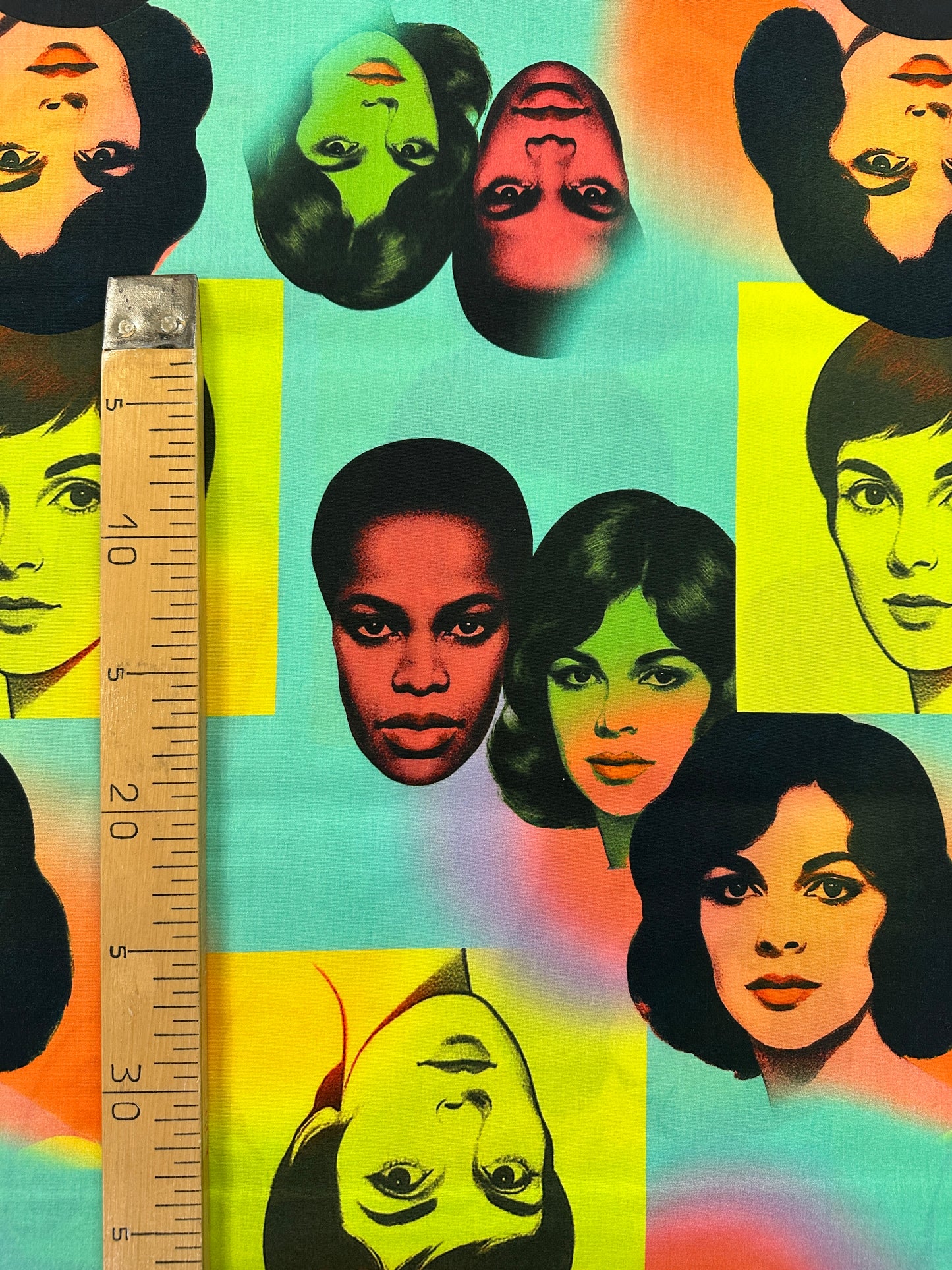 Faces, puuvillapopliini.