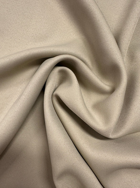 Polyestergabardiini, vihertävä beige