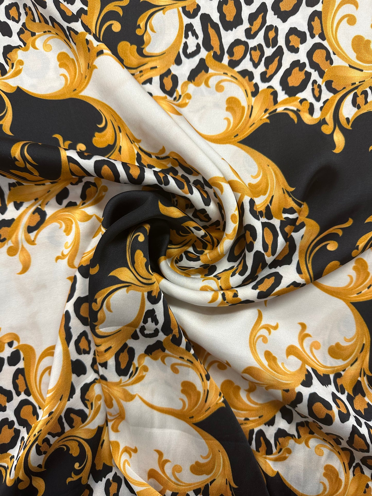 Cavalli, Baroque style, viskoosisatiini.