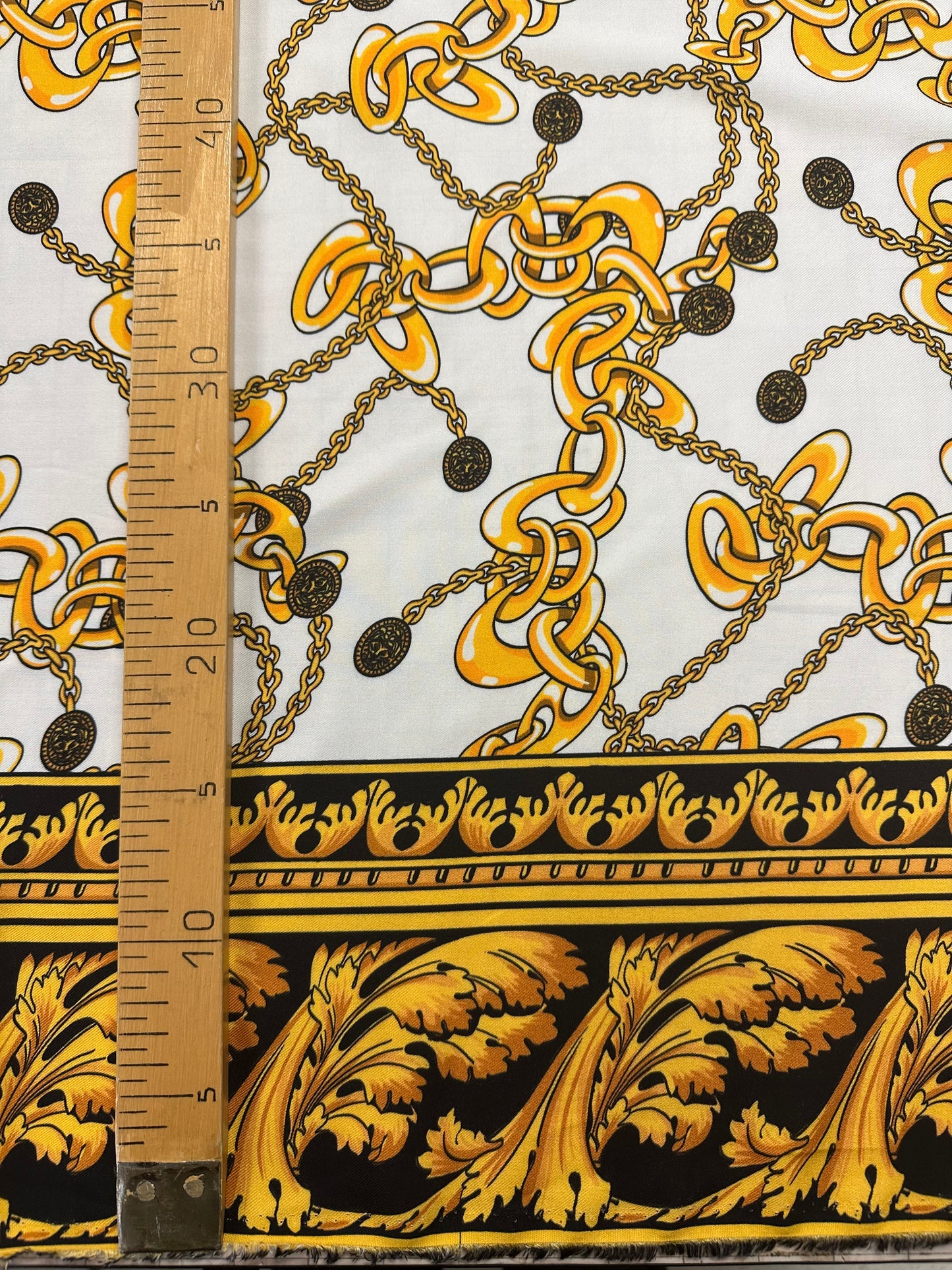 Versace Jeans, viskoosi.