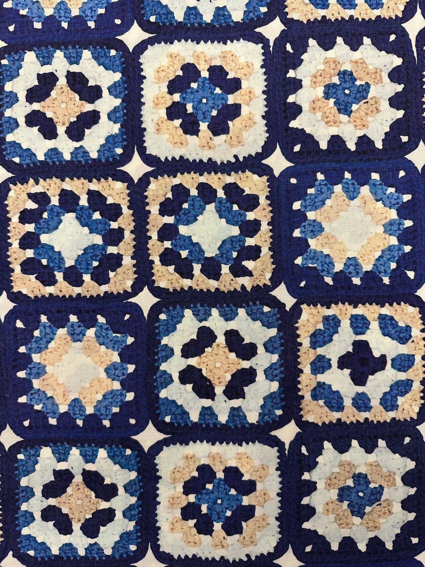 Granny square, viskoosi-villatvilli.