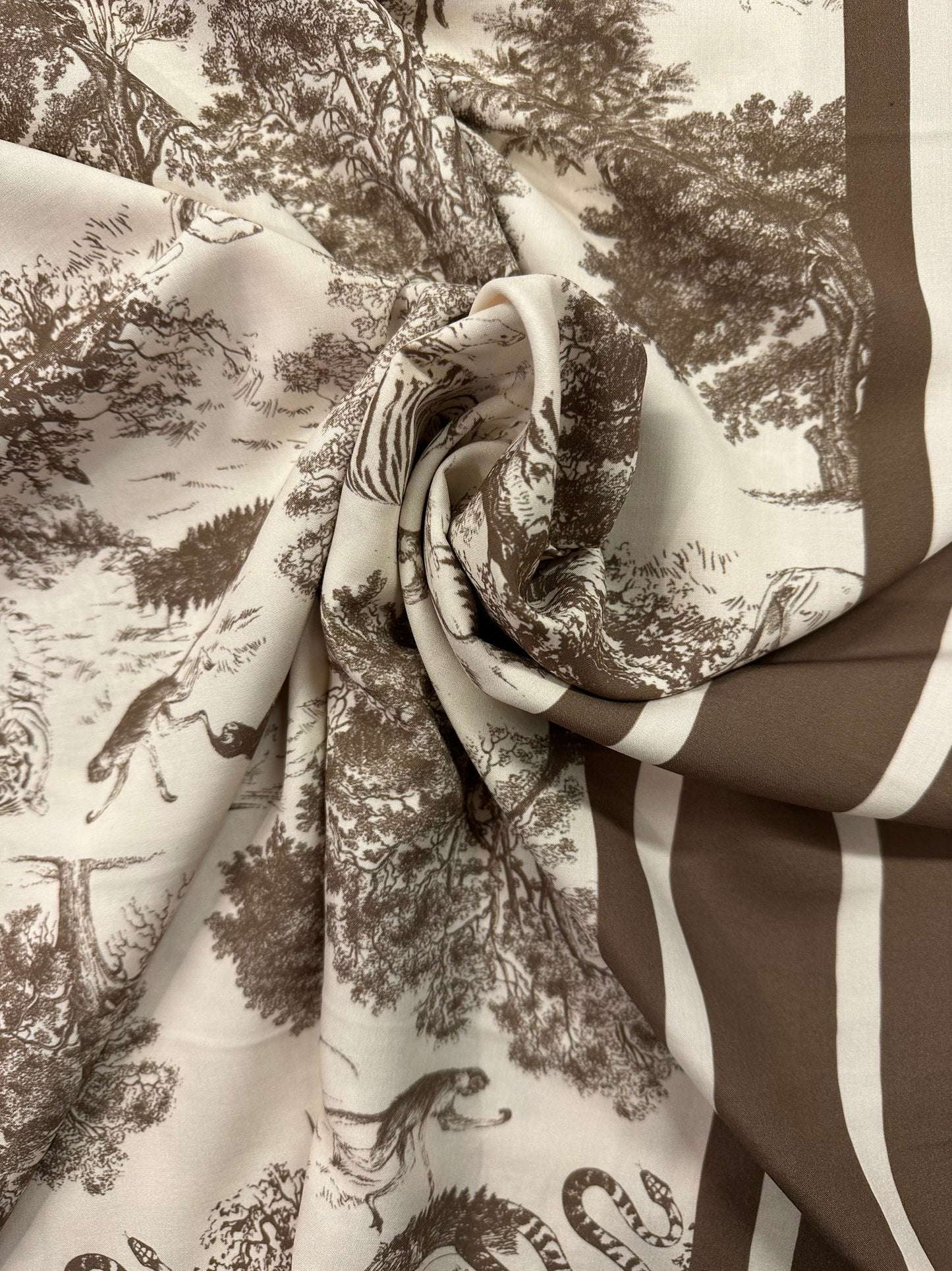 Haute couture, Wild Toile, taupe, viskoosi.