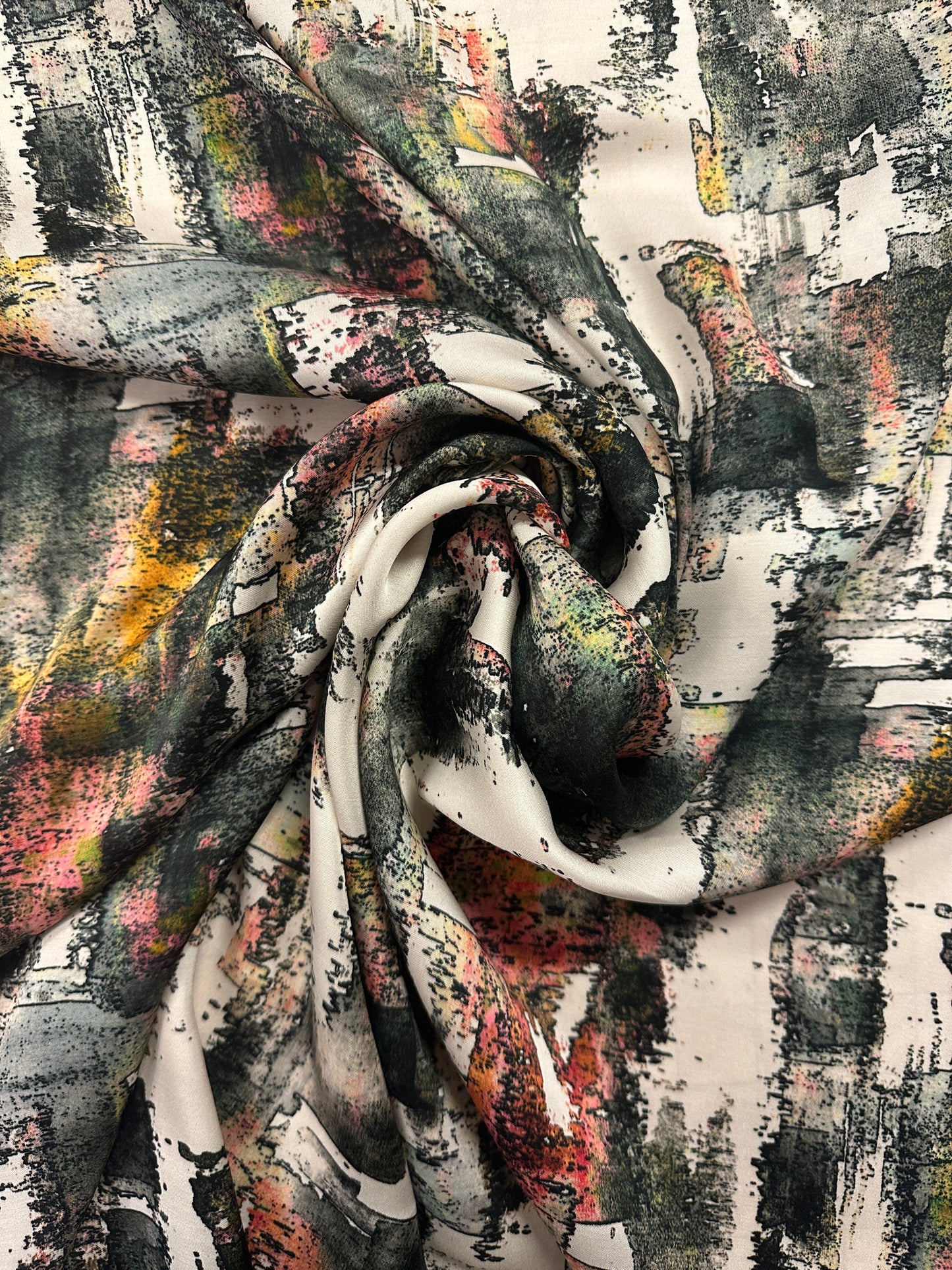 Elisa, viskoosisatiini.