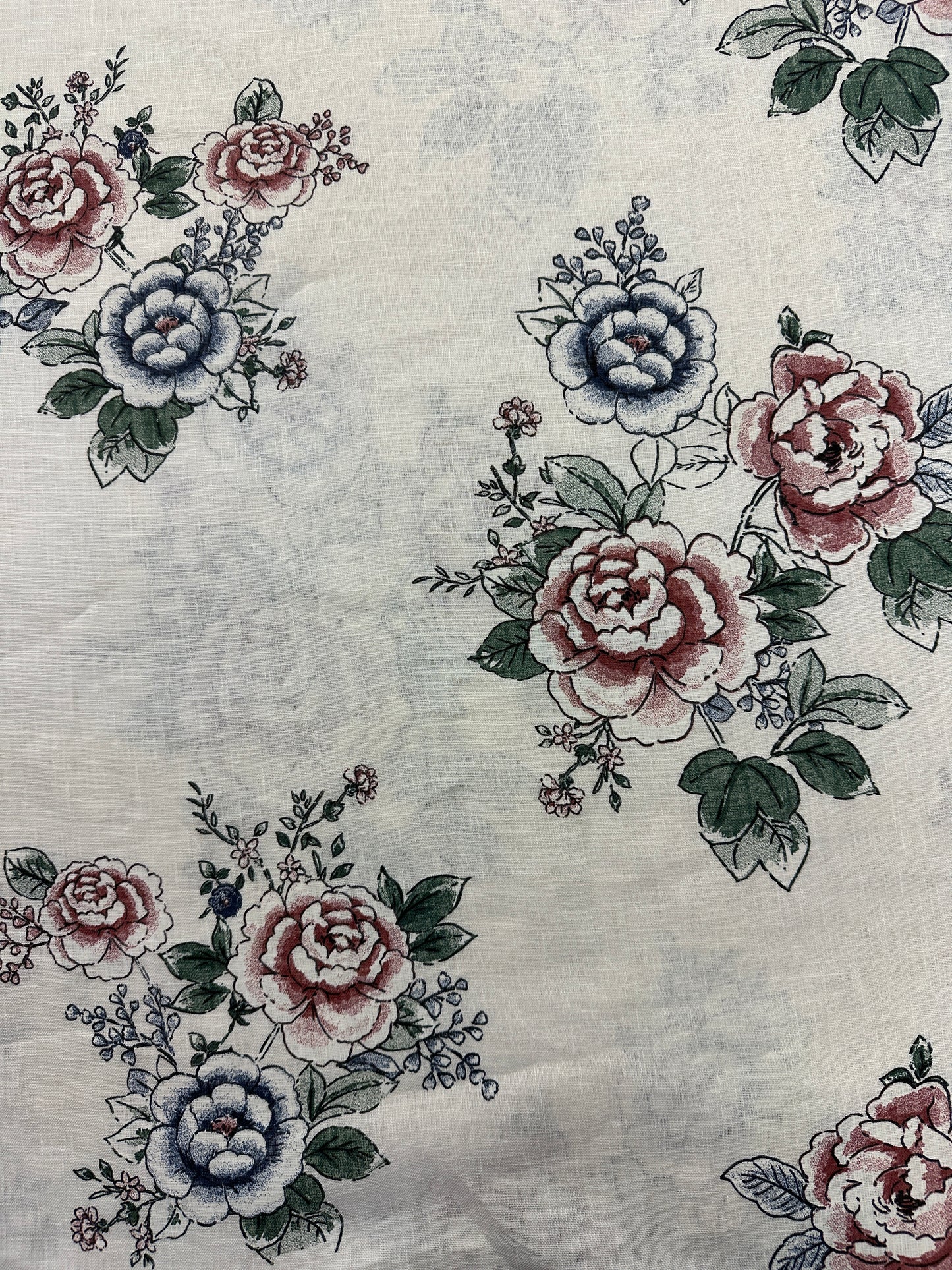 Isoäidin ruusutarha, pellava.