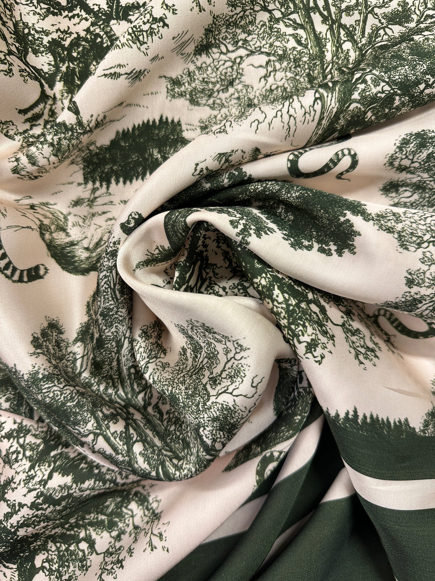 Haute Couture, Wild Toile, green, viskoosisatiini.