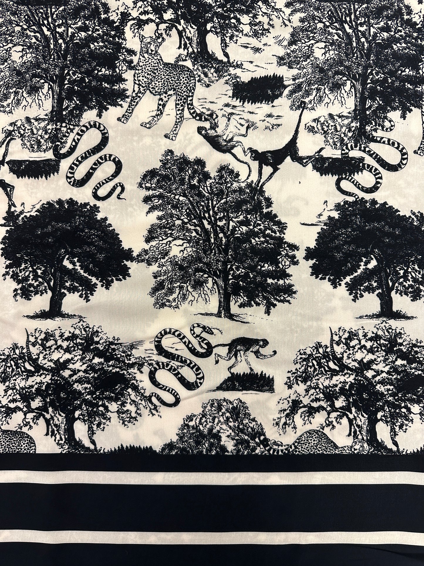 Haute Couture, Wild Toile, black, viskoosisatiini.