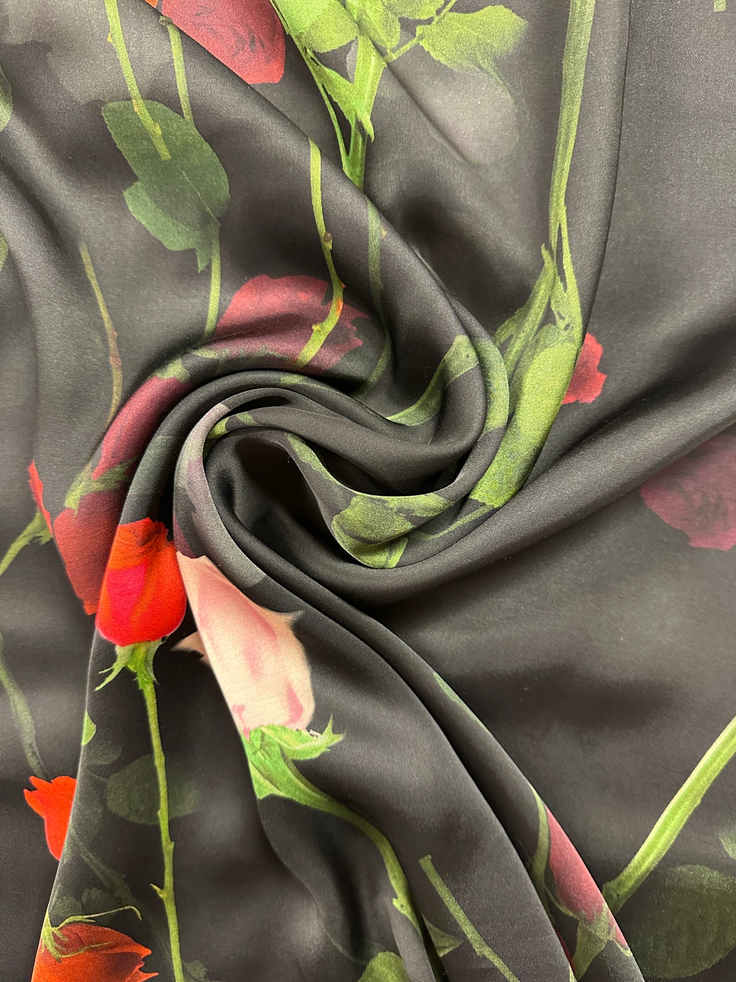 Antonio Marras, Rose Negro, viskoosisatiini.