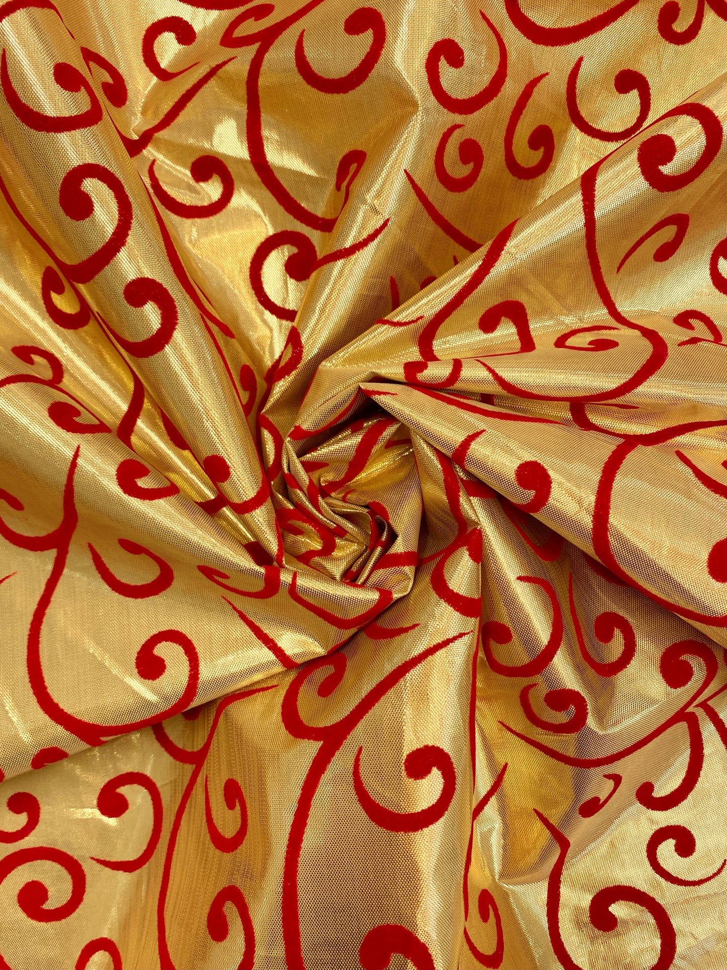 Golden Swirls, polyester